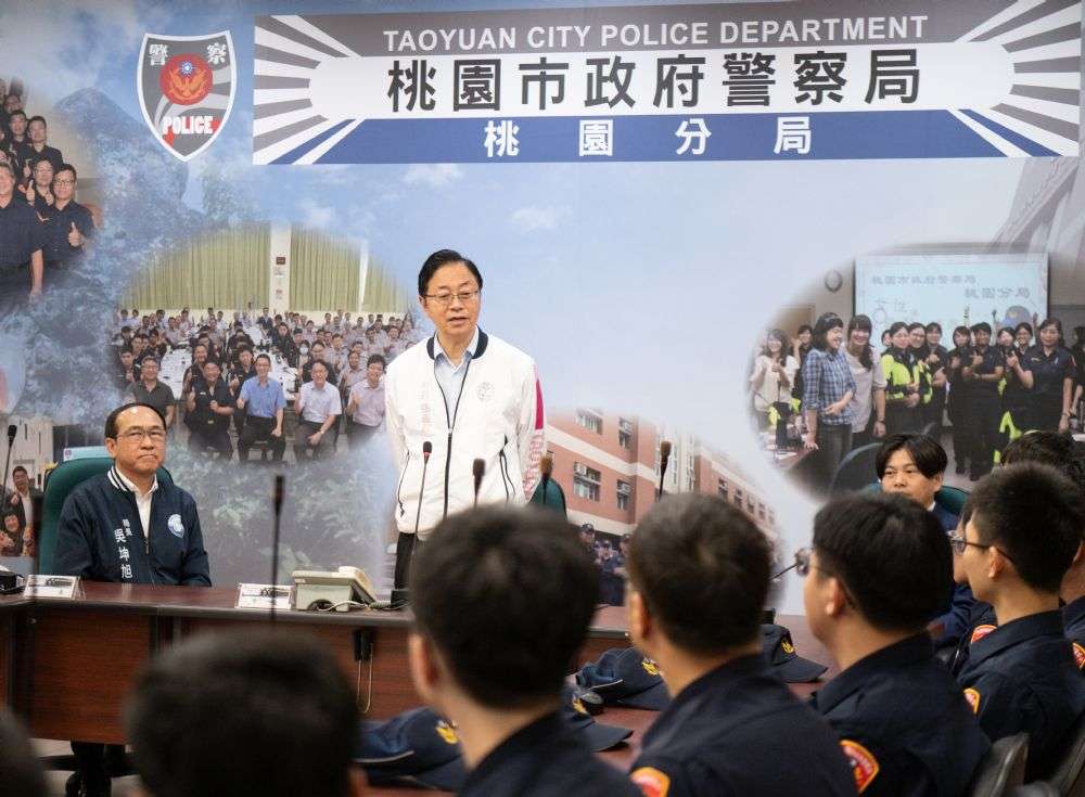 22歲警中彈仍奮力回擊 張善政贈慰問金表揚其勇氣 20243241415 7 2