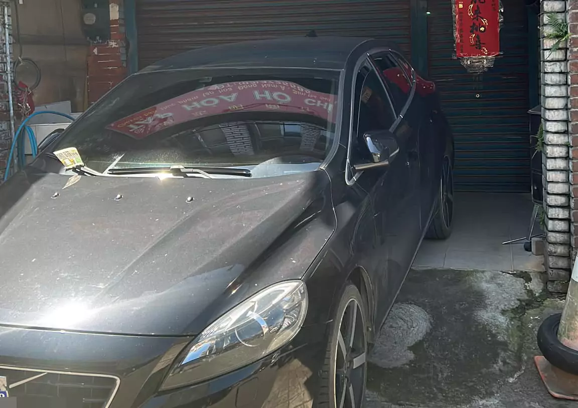 車停騎樓阻通行 店家氣炸PO文「這不是你家」 車停騎樓阻通行 店家氣炸PO文「這不是你家」