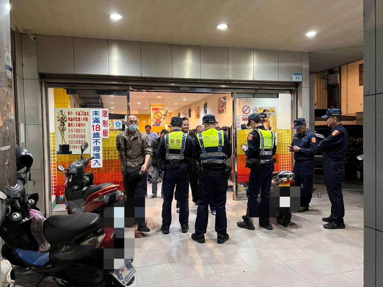 大園警執行擴大臨檢專案 展現維護治安決心 361215 0
