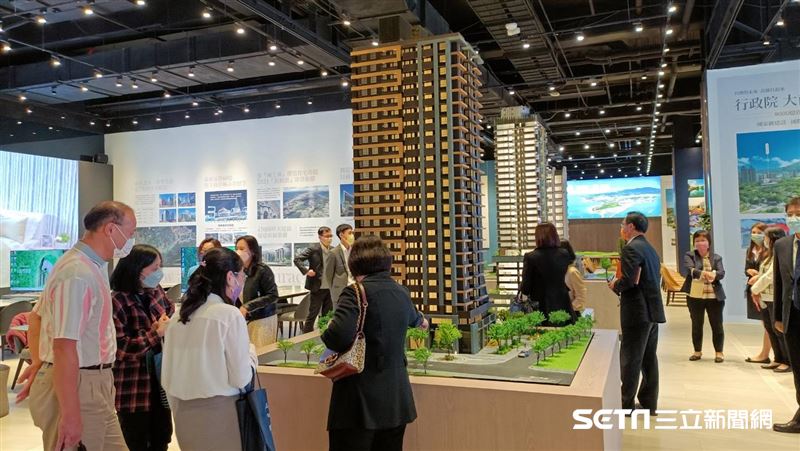 男女平等了!「扛房貸」近一半是女性