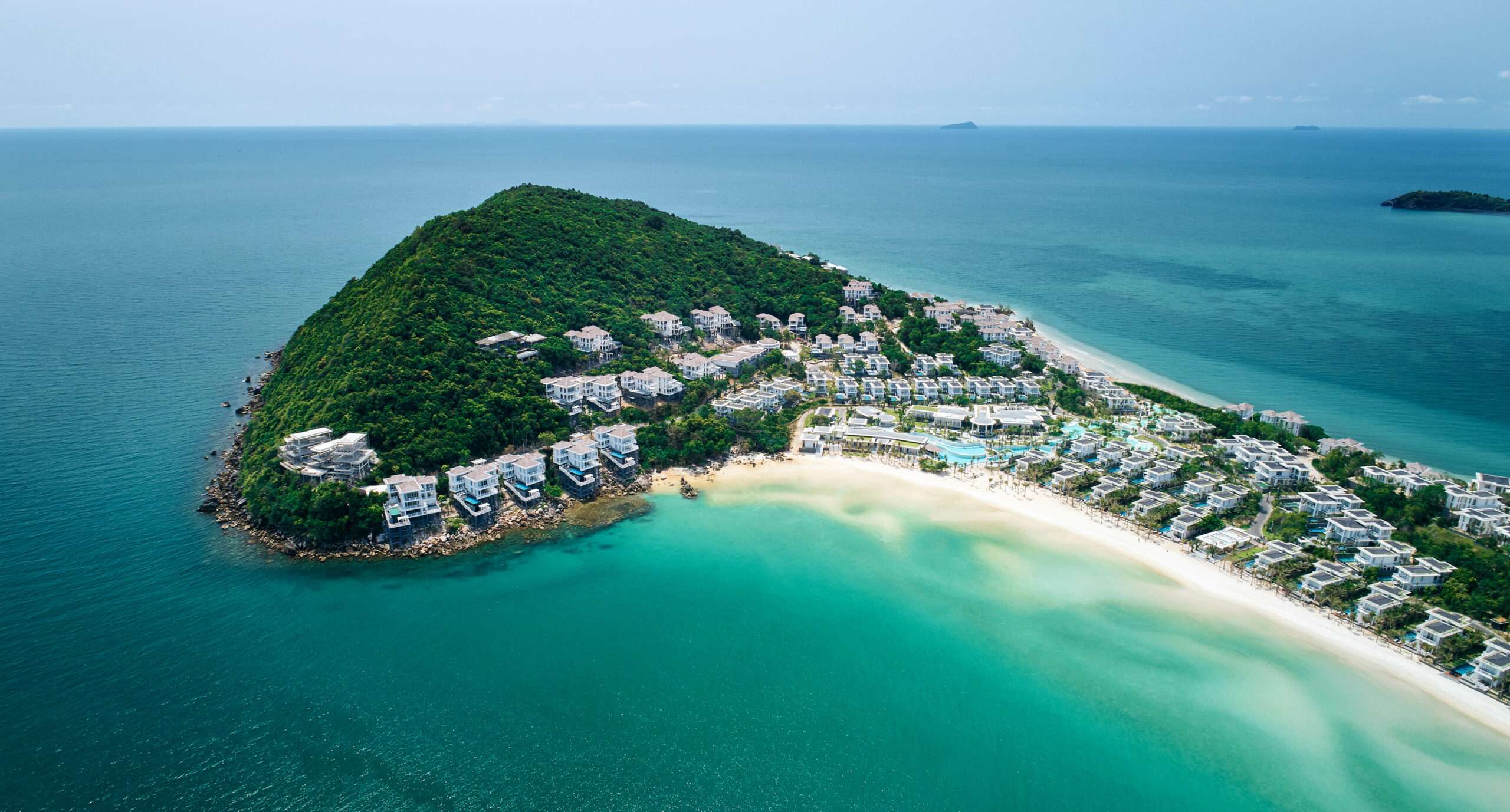 4.島上遍佈五星酒店及Villa，平易近人的價格、多樣性美景，讓旅客擁有最極致奢華享受 0 scaled
