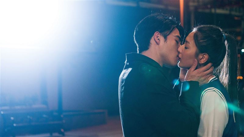 陳昊森激吻籃球女神!獻第一次8次才過關