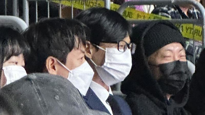 陳其邁衝韓國看IU?西裝男身份曝一樣大咖