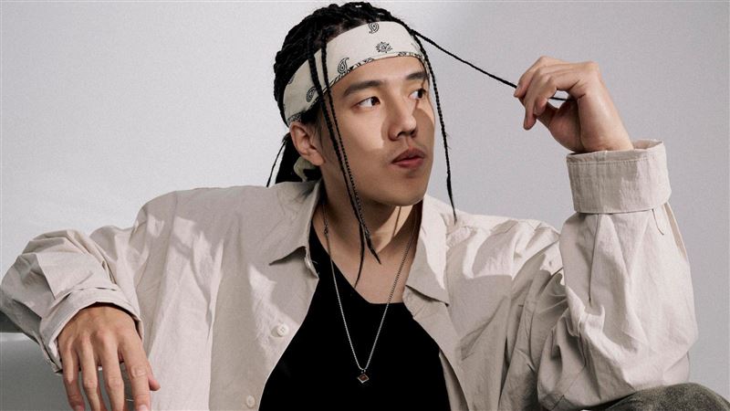 起底台首位千萬YTR奇軒 1人團隊點閱上億