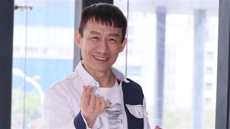 郭子乾驚爆娶小20歲嫩妻!60歲擁6塊腹肌