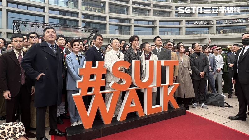 柳演錫領500人遶境 不畏寒流中空登場