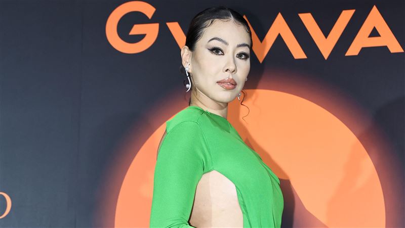 蔡詩芸爆辣登場 側面全肉色