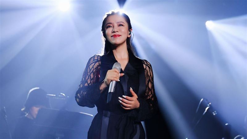 丁噹唱到一半!超大咖歌手突然現身全嗨翻