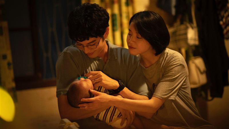 曹佑寧「當爸」了 一家三口溫馨畫面曝光