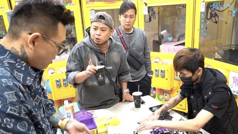 他曝光游否希詐財手法:一場直播斂數10萬