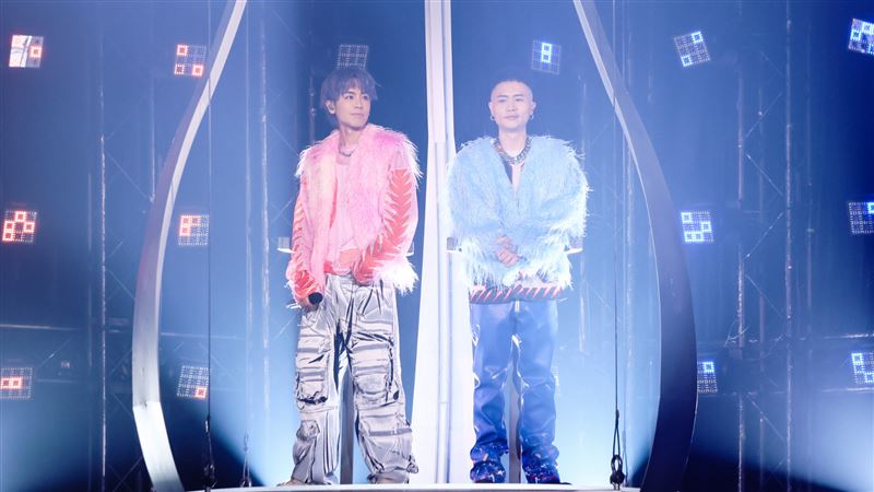 鼓鼓蕭秉治開唱衝2樓座位區 全場掀暴動