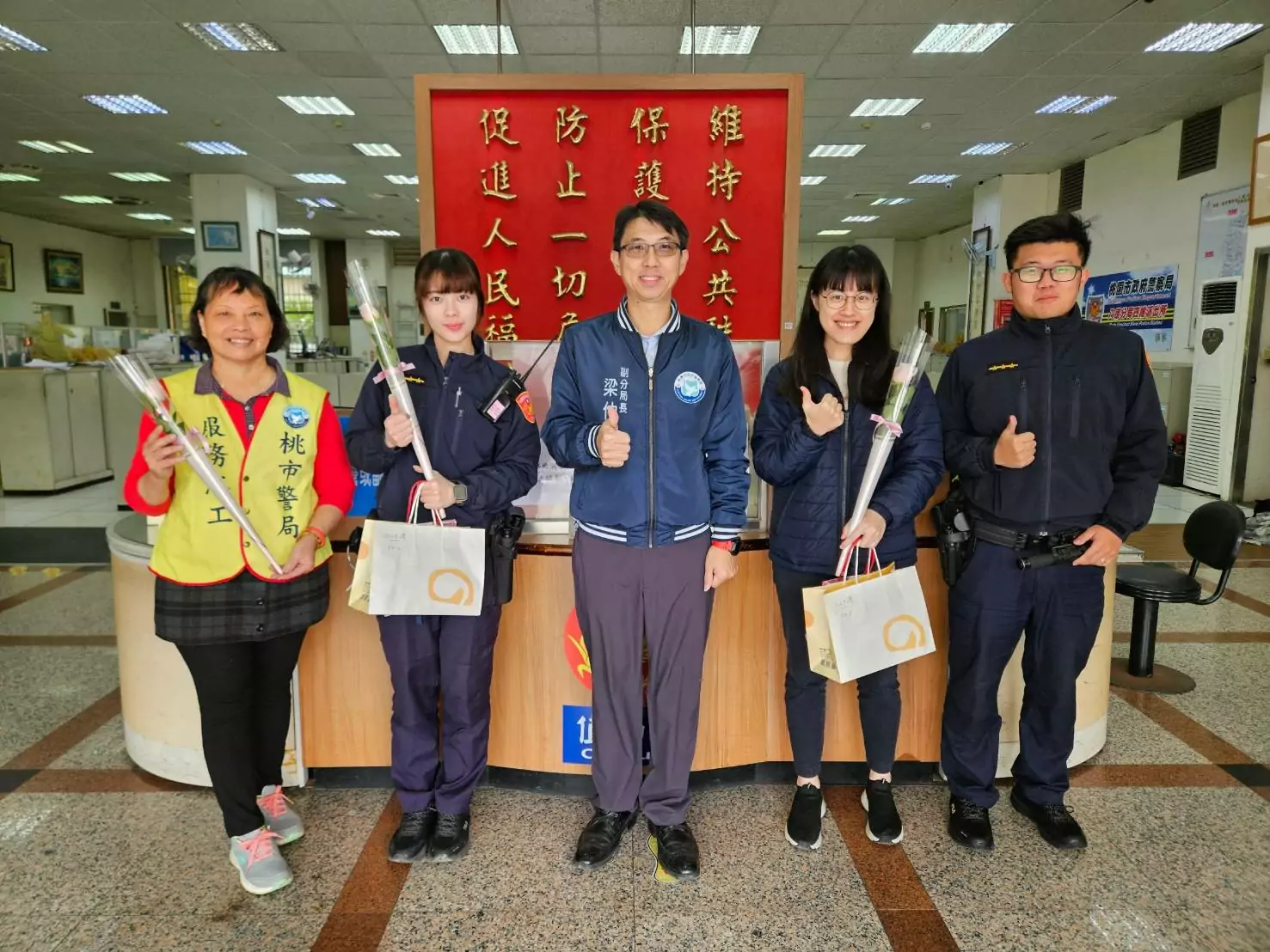 八德警贈女警溫馨小禮物 慶祝國際婦女節 572854