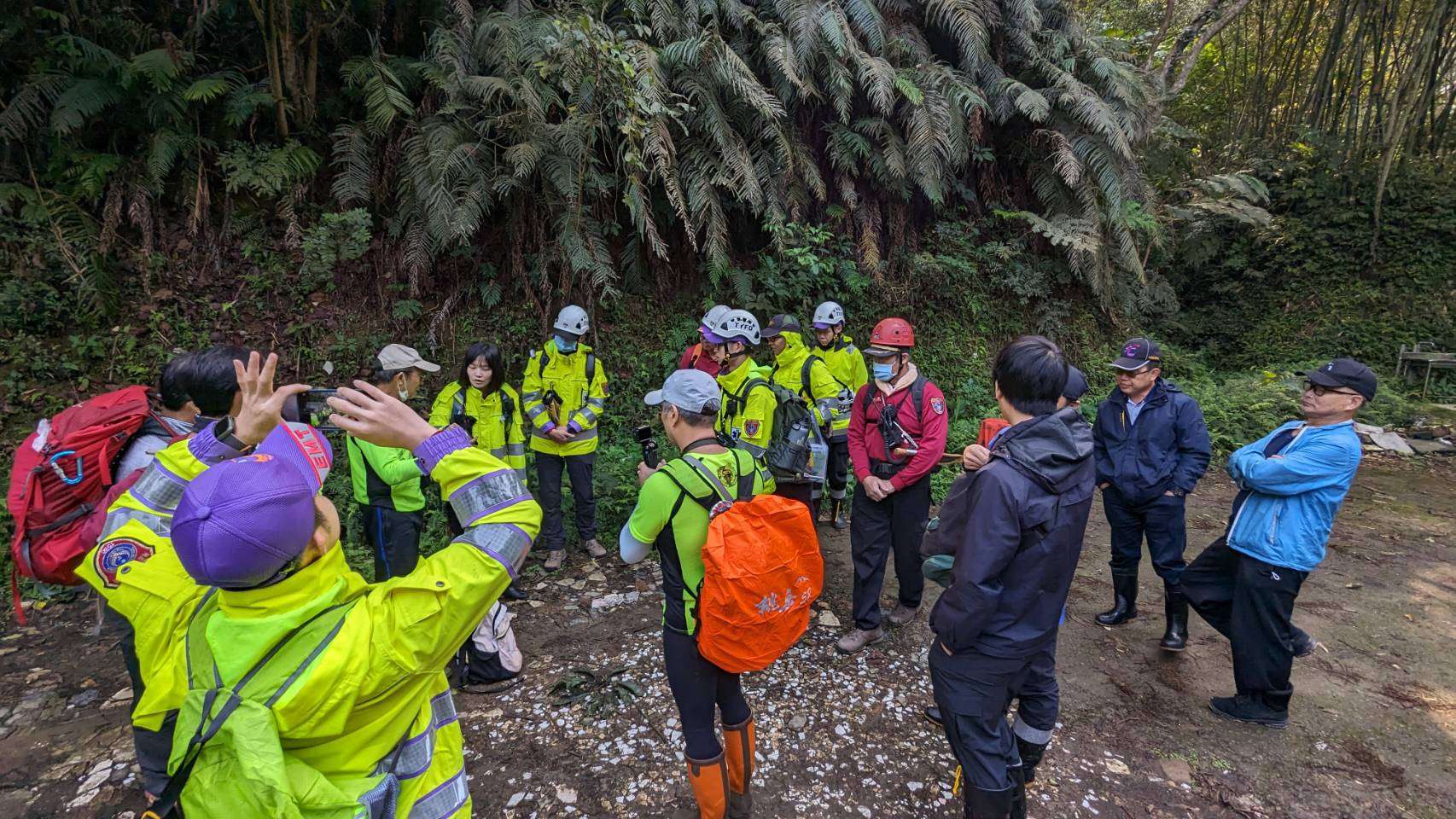 桃消大溪分隊守護民眾登山安全 攜手山岳協會強化救援能力、山徑標示 708892