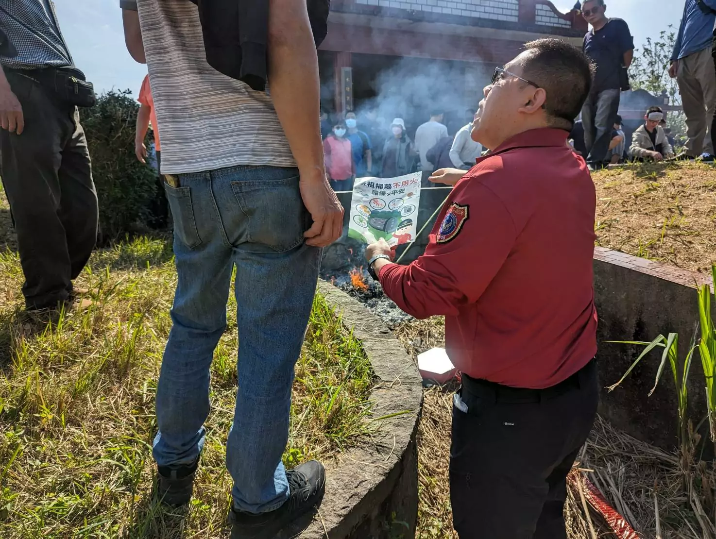 清明掃墓用火易釀災 桃消大溪分隊籲遵守「4不1要」原則 清明掃墓用火易釀災 桃消大溪分隊籲遵守「4不1要」原則
