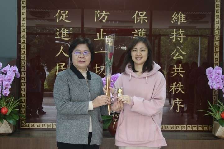 肯定國道紅斑馬女力貢獻 公警局長廖美鈴贈婦女節禮物 HAAA