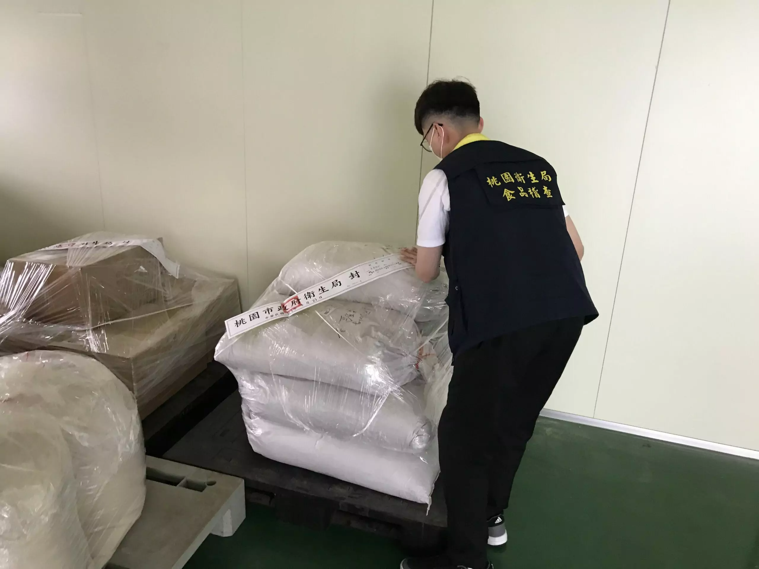製造廠遭檢出蘇丹紅!桃園衛生局追查全面下架 製造廠遭檢出蘇丹紅!桃園衛生局追查全面下架