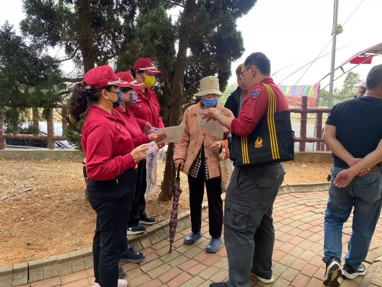 永安消防分隊前進公墓搶救演練 科技救災導入無人機宣導用火安全 LINE ALBUM 0320328 1