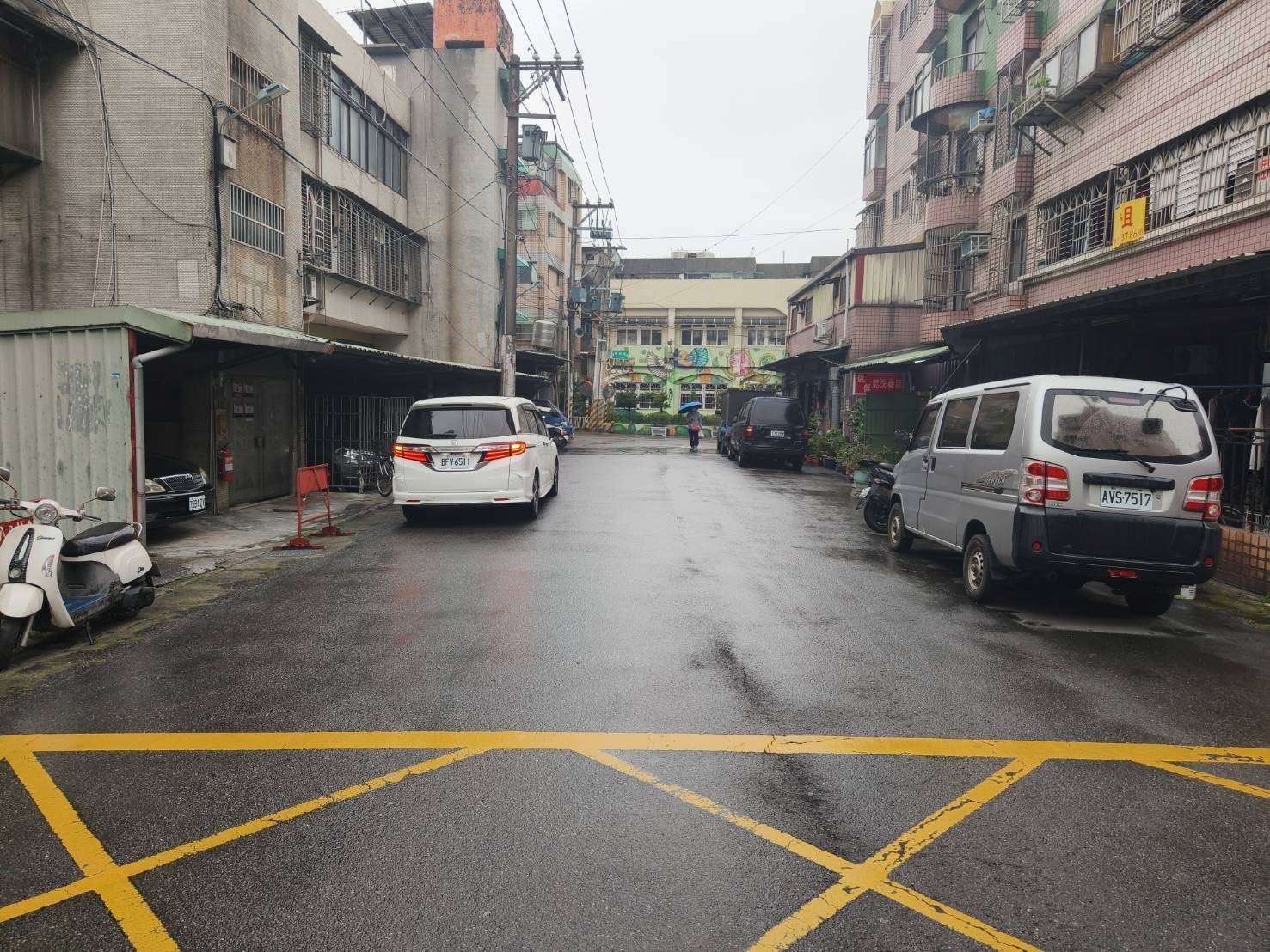 【有片】員警執勤不慎擦撞民眾車輛 八德分局:依法掣單告發 S 10936354
