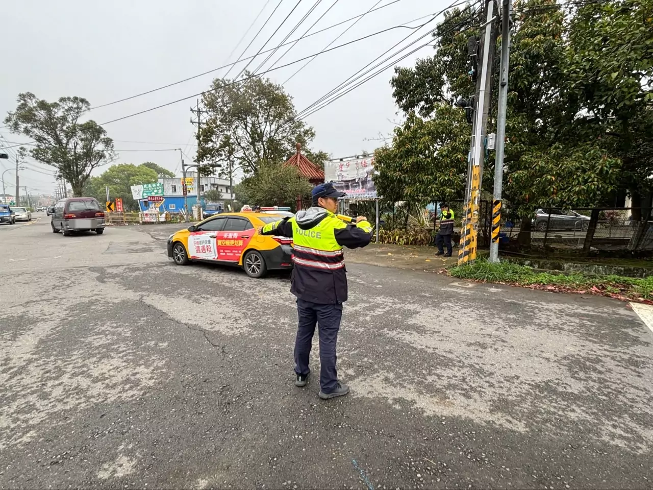 清明掃墓湧車潮 大溪警建議改走替代道路 清明掃墓湧車潮 大溪警建議改走替代道路
