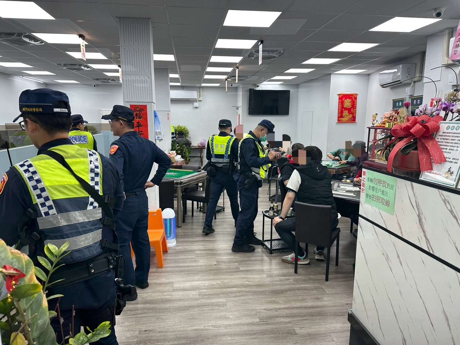 楊梅警執行威力掃蕩專案 淨化轄區治安 S 15343782
