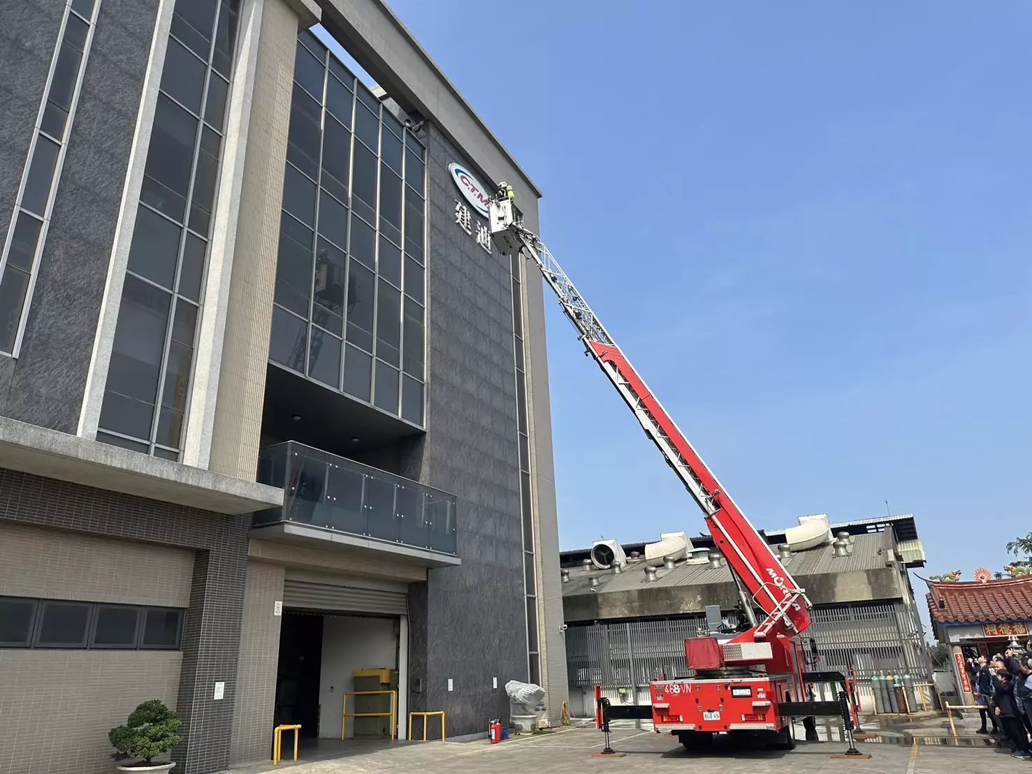 桃消第二大隊前進工廠 辦理火災搶救演練 S 21815311 0