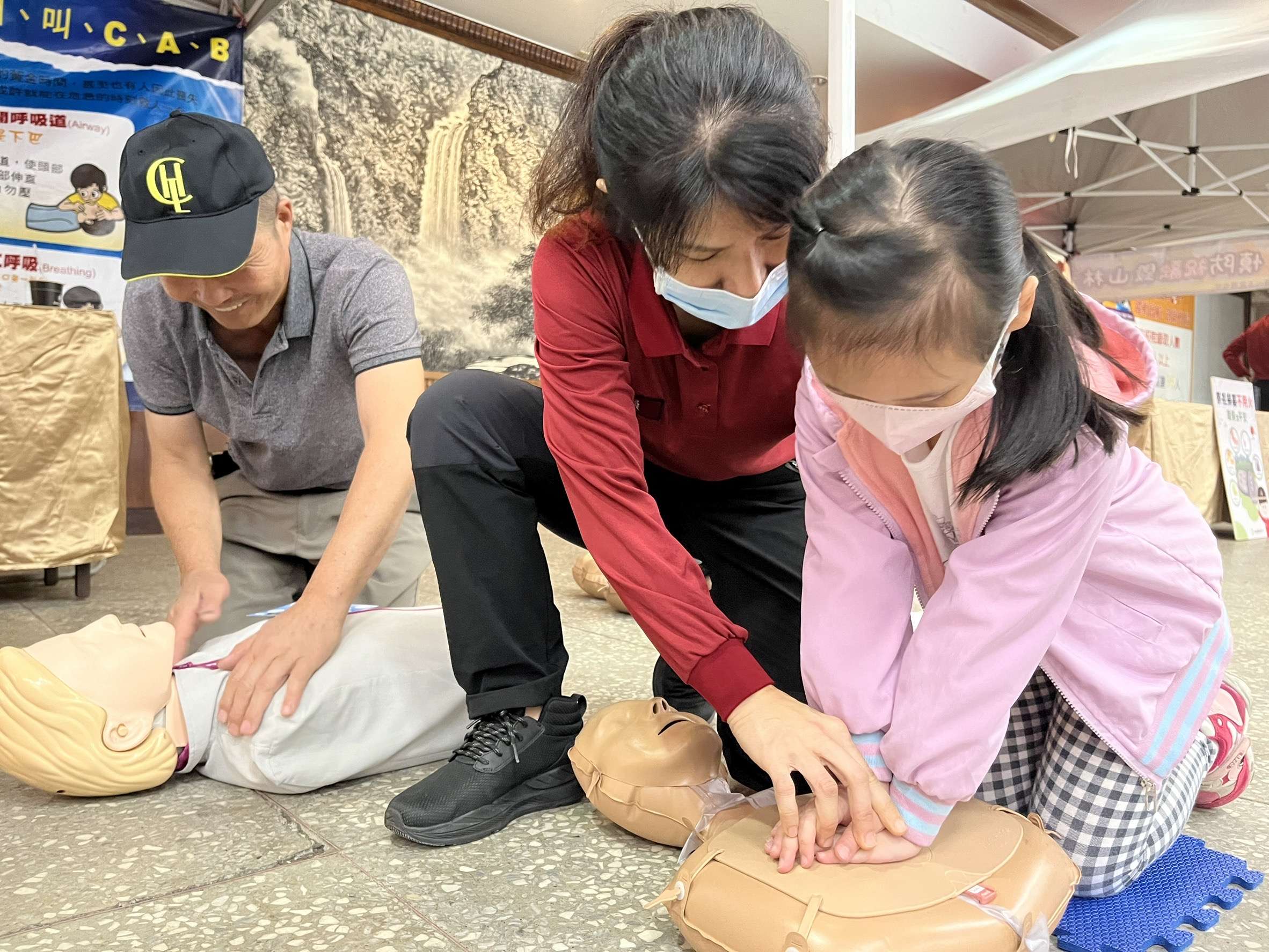 桃消迴龍分隊清明防災宣導 推廣掃墓新習慣 S 262373435