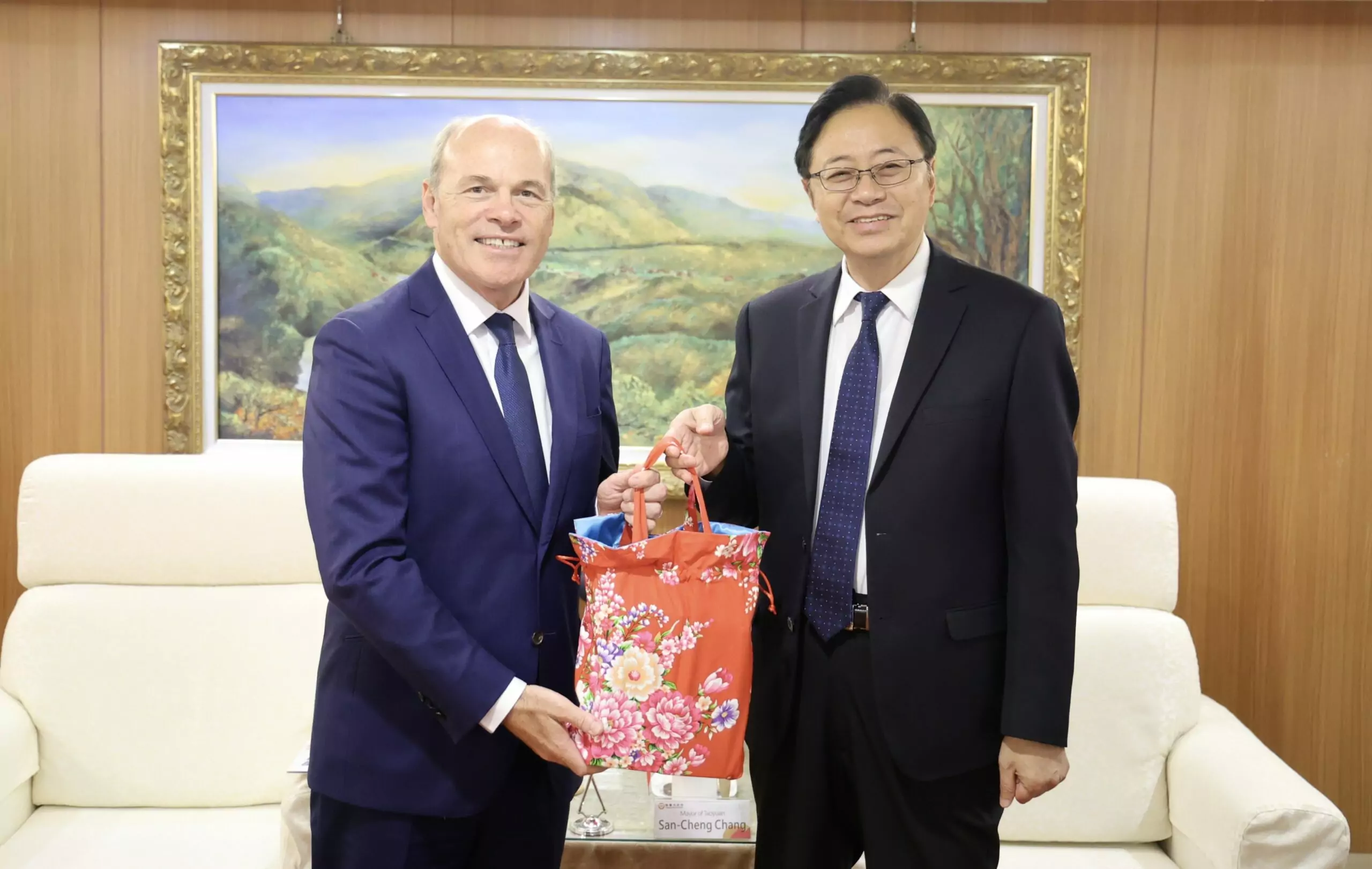加拿大駐台代表訪桃 盼加深雙方多面向交流 加拿大駐台代表訪桃 盼加深雙方多面向交流