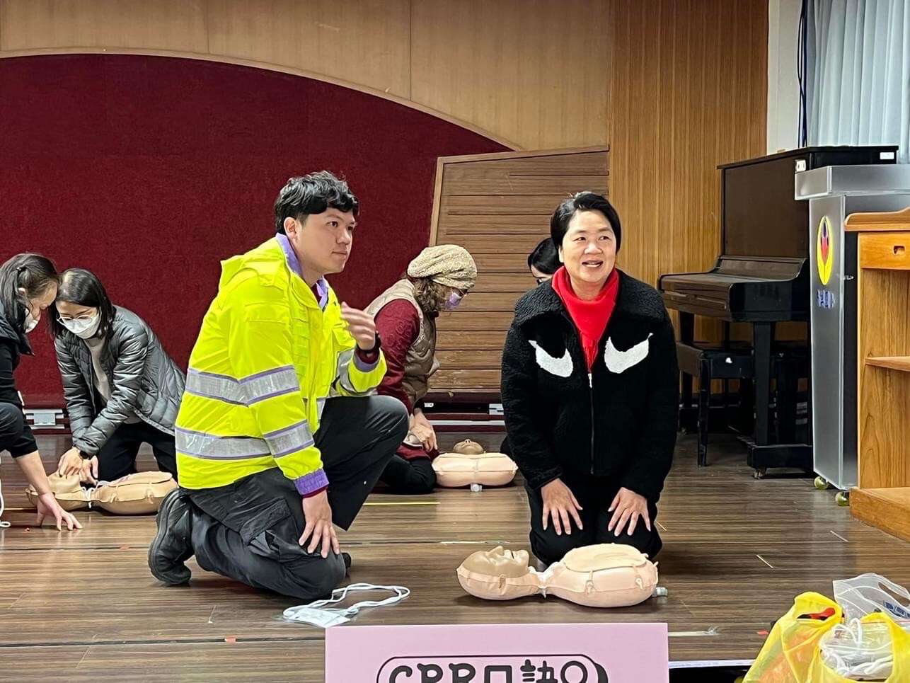 南興國小強化教師急救技能 邀桃消圳頂分隊辦理CPR、AED教學活動 S 428720140