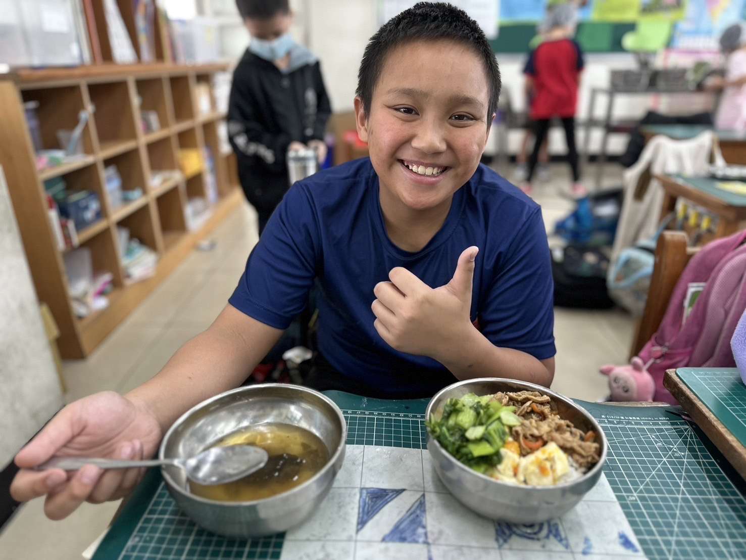 桃園教育局推廣食農教育 在地黑豬肉入菜學校營養午餐 S 46678086