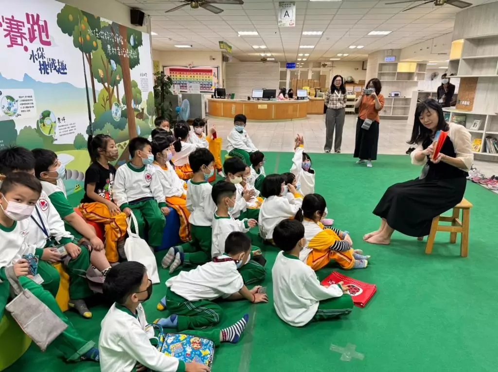 桃園建德國小智慧圖書館揭牌 打造社區優質學習環境 桃園建德國小智慧圖書館揭牌 打造社區優質學習環境