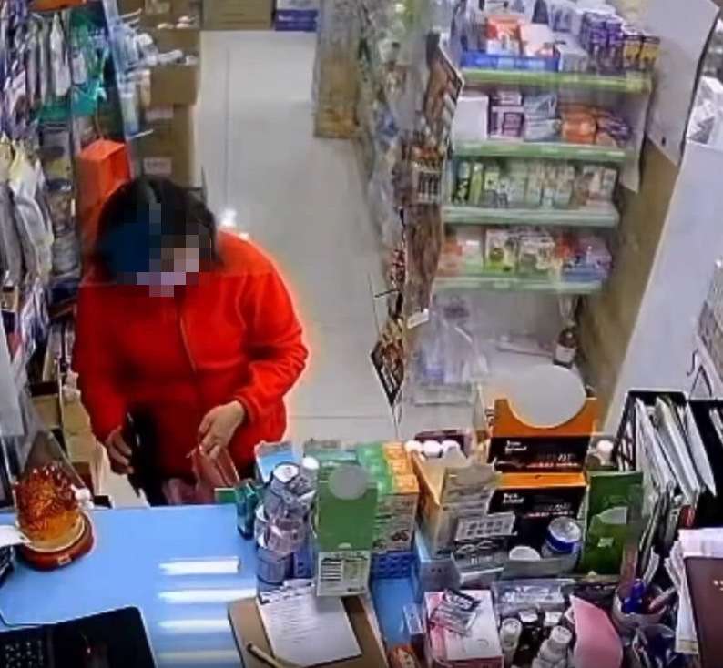 藥局遺落錢包!6旬婦「順手」拿走 囂張喊要告就去告 S 66519045