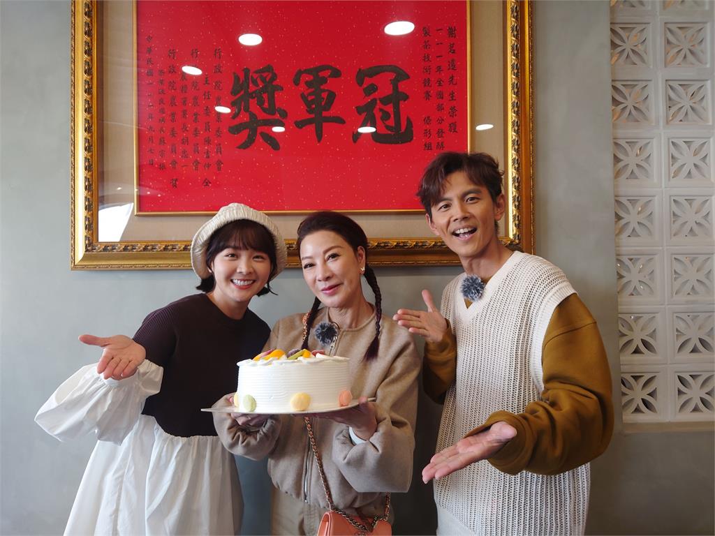 阿翔籃籃歡迎「長輩」正式加入主持群!楊繡惠開心又圓夢