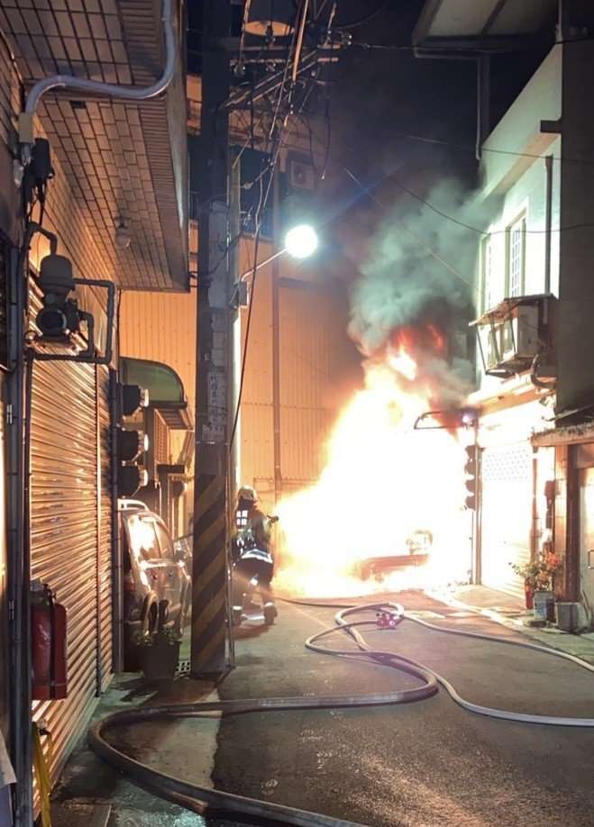 八德凌晨住宅大火!3人OHCA送醫後救回 image 770398153310430260