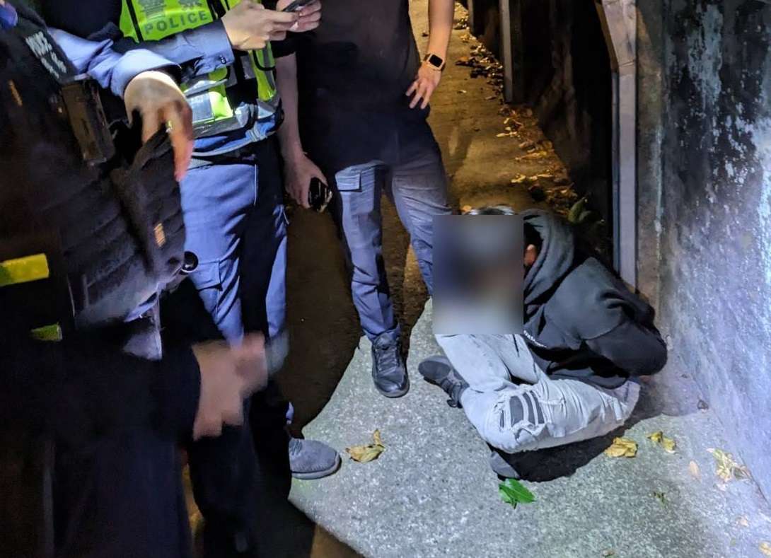 「4條通」男遇臨檢拔腿逃 大溪警追300公尺逮人