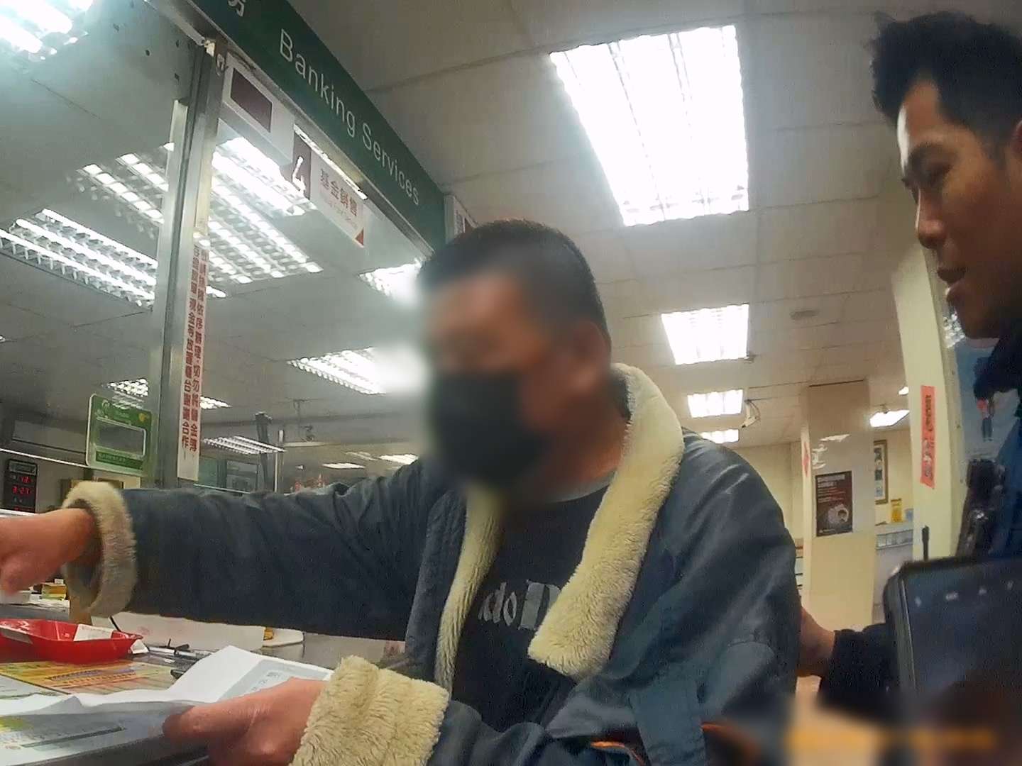 男開約定帳戶轉帳險成詐欺共犯 行員機警通報阻詐 01