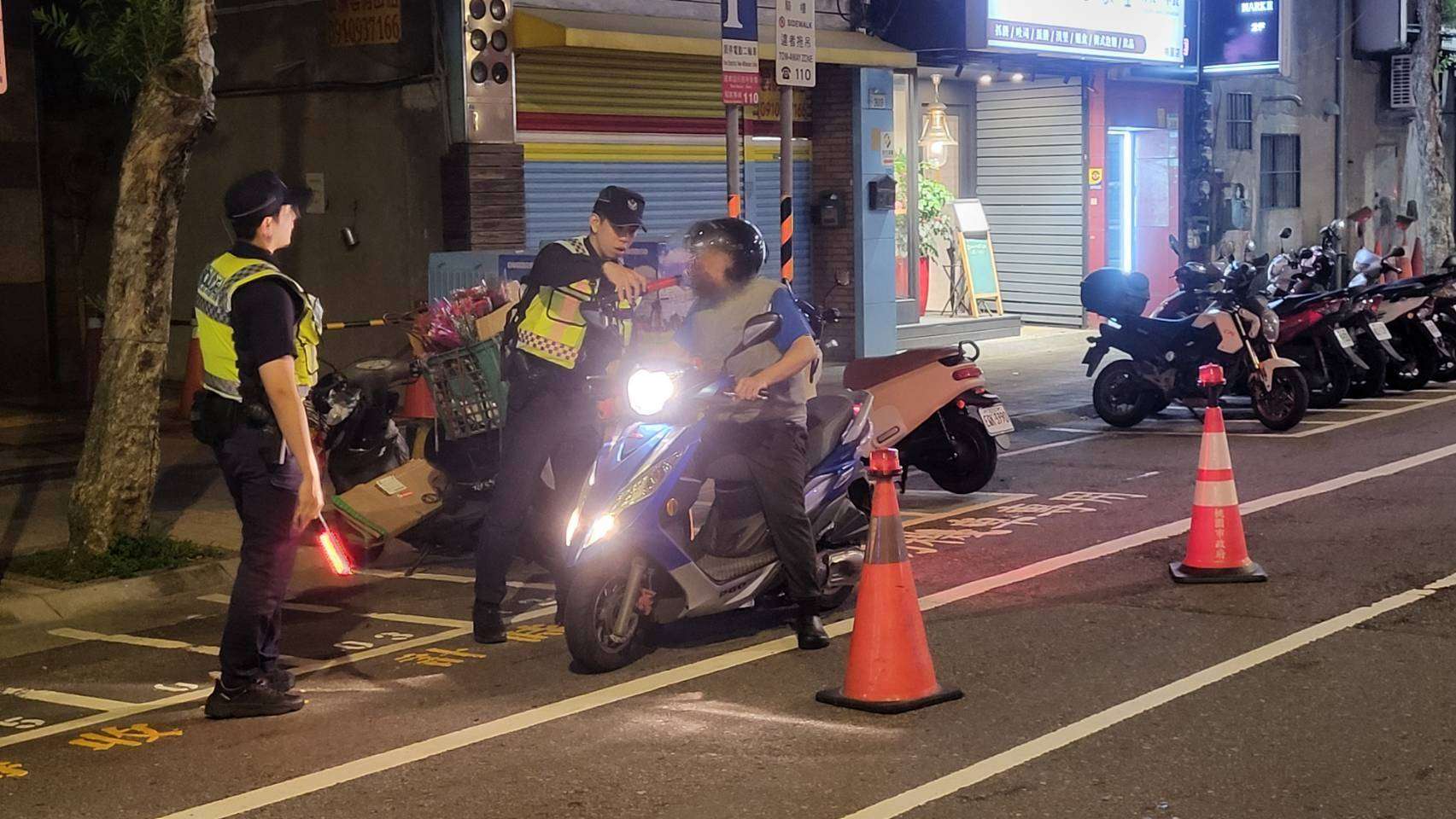 桃警雷霆除暴全面掃蕩 摩鐵盤查逮通緝男 1784666 0