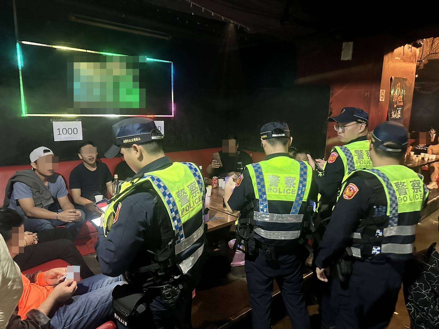 桃警前進移工舞廳 揪出5人遭通報失聯 1793593 0