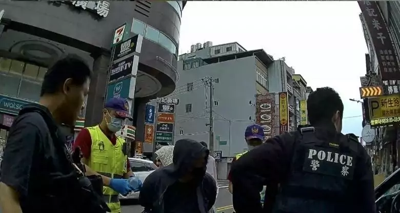 1806002 0