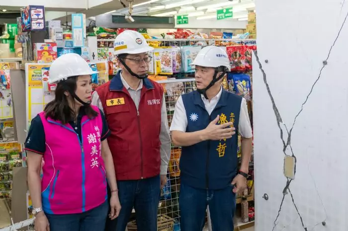 中壢南園二路民宅震成危樓 48位住戶緊急撤離 中壢南園二路民宅震成危樓 48位住戶緊急撤離