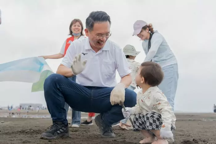 蘇俊賓出席和泰集團淨灘活動 與民眾共同守護美麗海岸線 20240421123823489