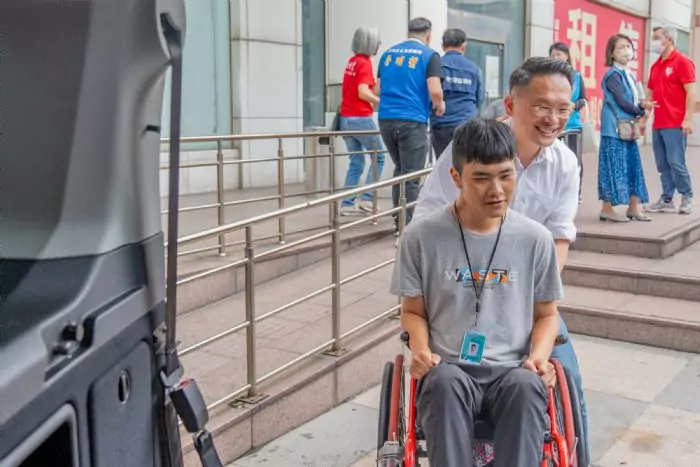 台灣無障礙汽車公司成立 助身障者外出「暢行無阻」 台灣無障礙汽車公司成立 助身障者外出「暢行無阻」