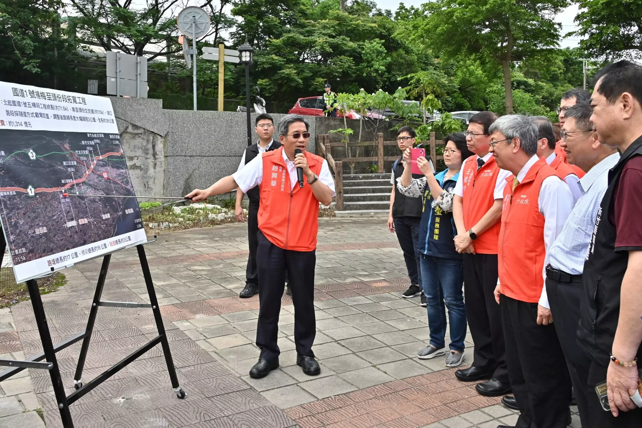 完善桃竹苗交通路網 國1楊梅至頭份拓寬工程進度曝 2024年4月15日 1行政院長陳建仁視察「國道1號楊梅至頭份段拓寬工程」 1