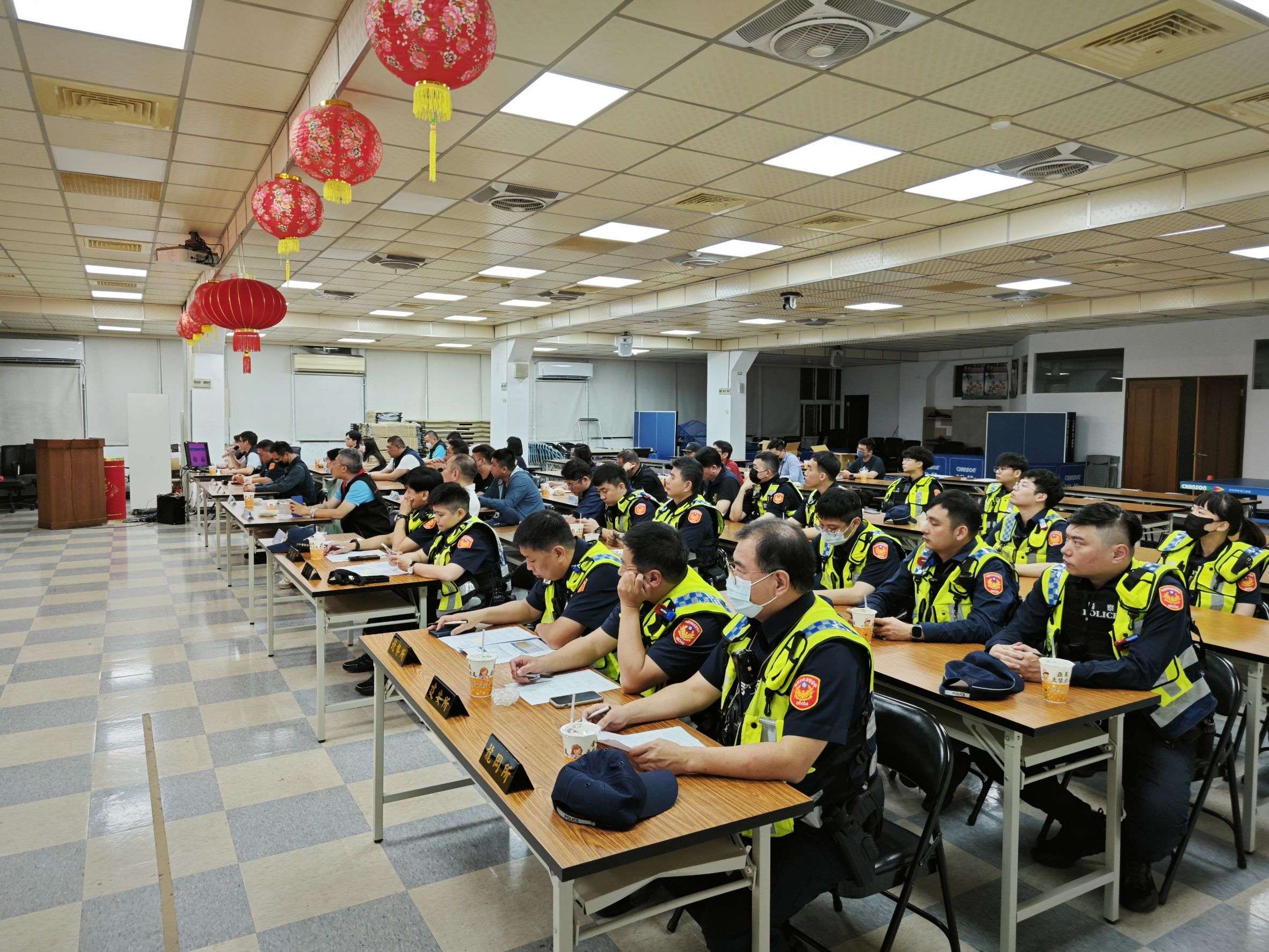 維護治安不打烊!平警全面出擊掃蕩毒、賭、色 342675