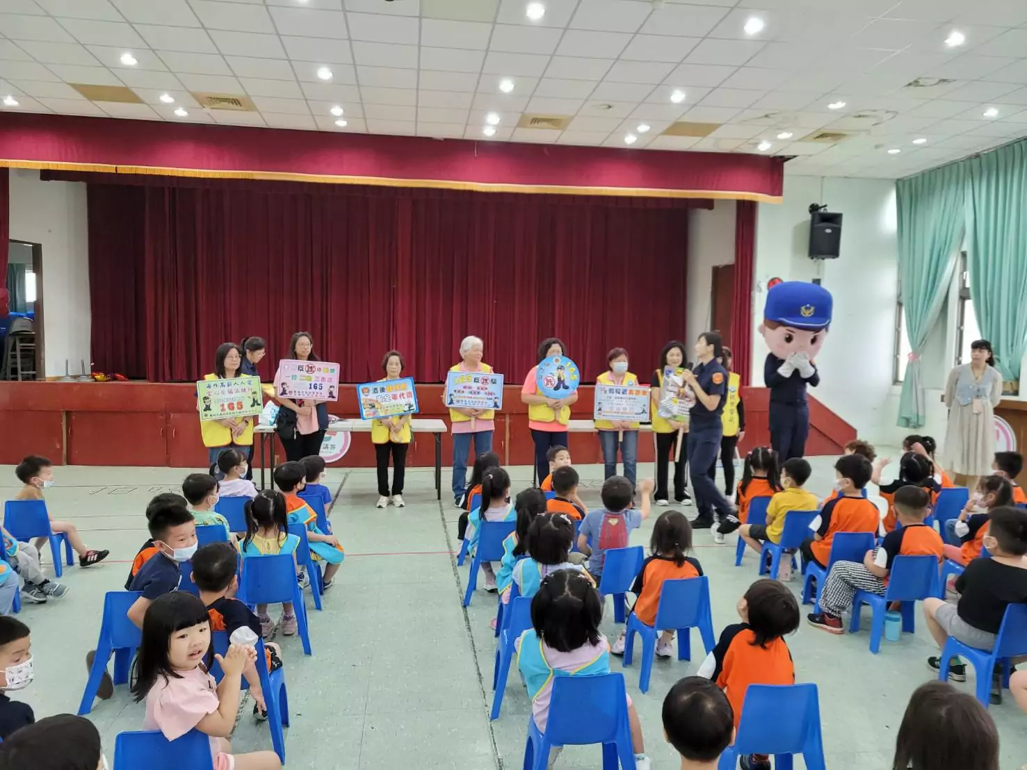 大園警辦理有獎徵答活動 強化幼童預防犯罪觀念 大園警辦理有獎徵答活動 強化幼童預防犯罪觀念