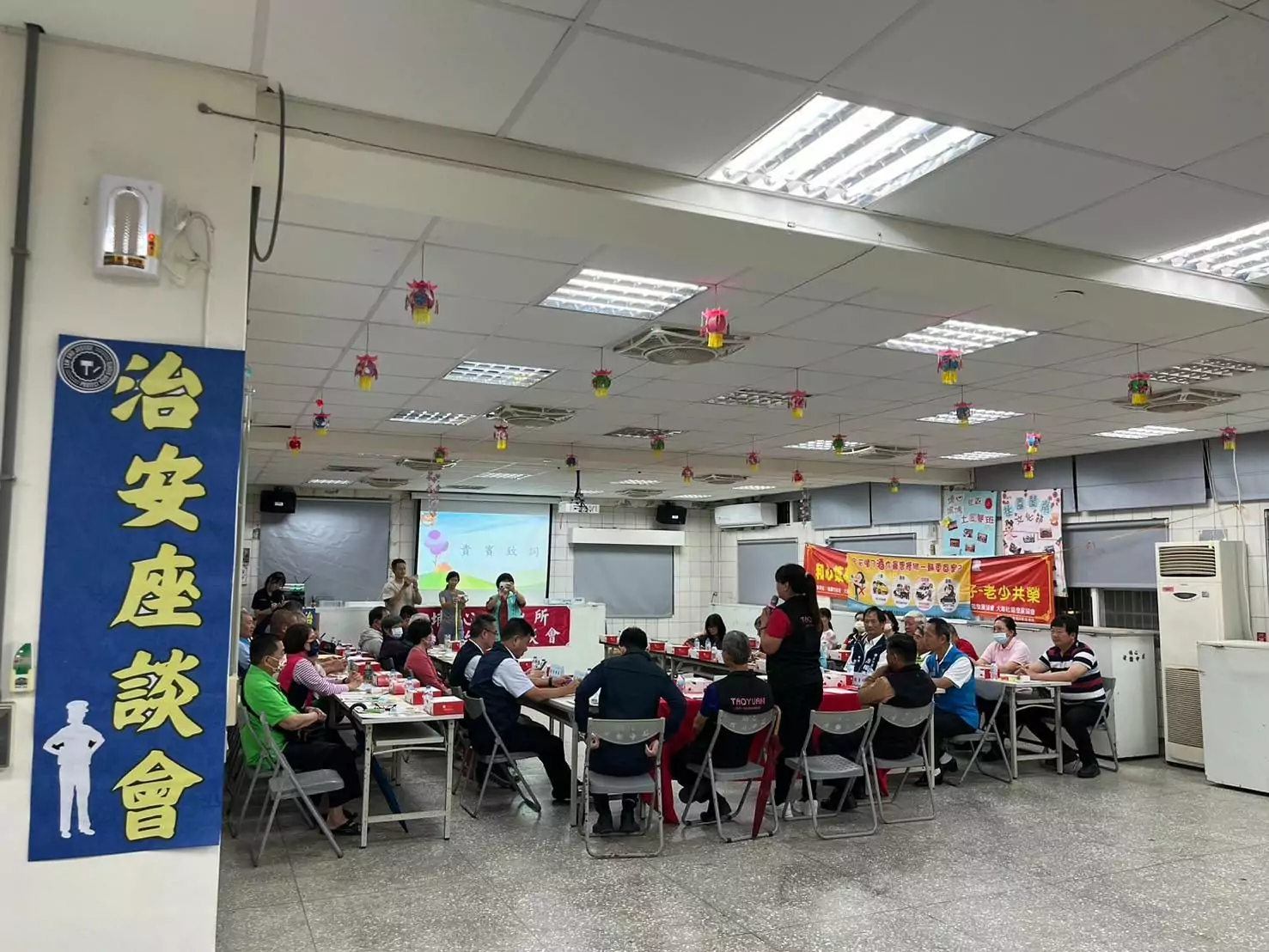 大園警攜手民代、里長 提升民眾反詐、交通安全意識 大園警攜手民代、里長 提升民眾反詐、交通安全意識