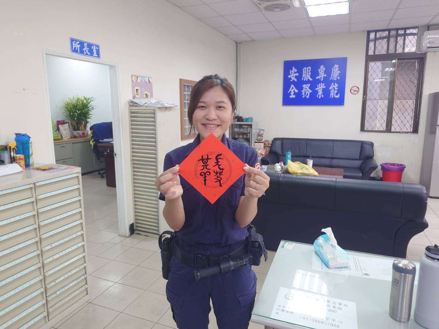 大園警雨中護送老翁返家 他回贈1物表達謝意 370695 0