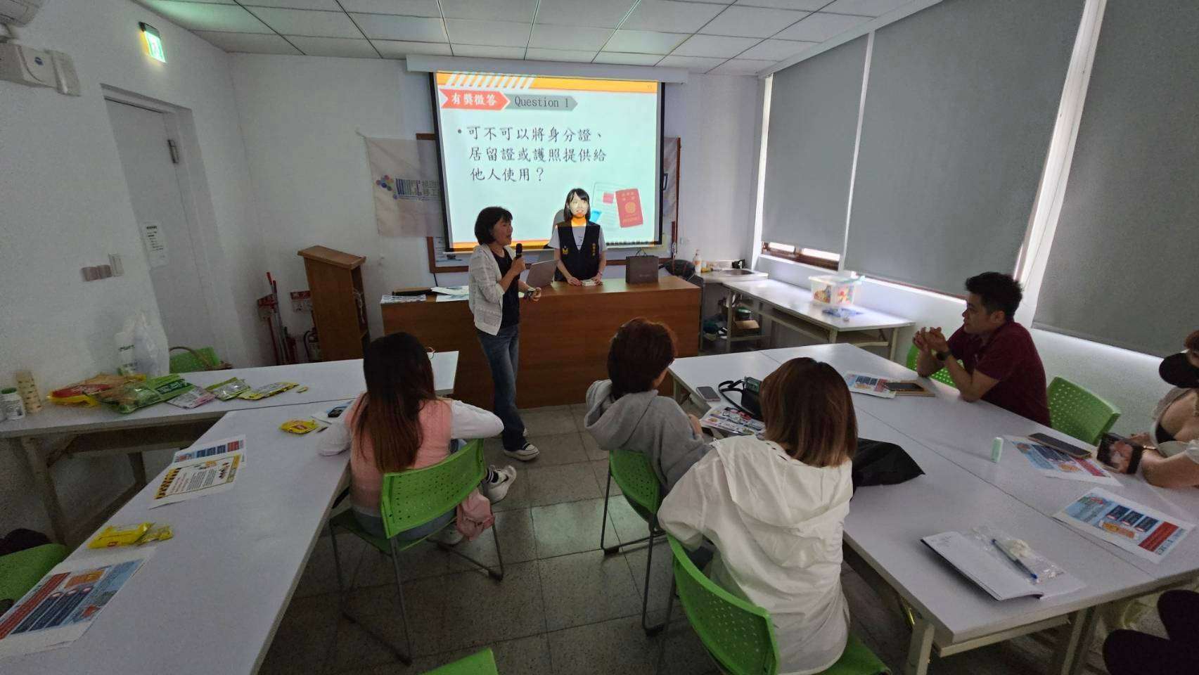 桃警前進新住民文化會館 宣導反詐騙、婦幼安全 377997 0