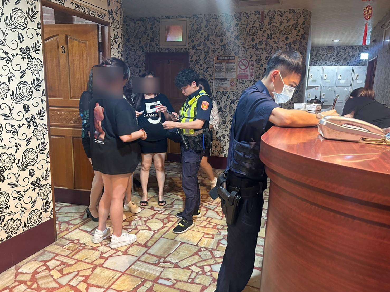 大溪警擴大臨檢打擊犯罪 確保治安平穩 382510 0
