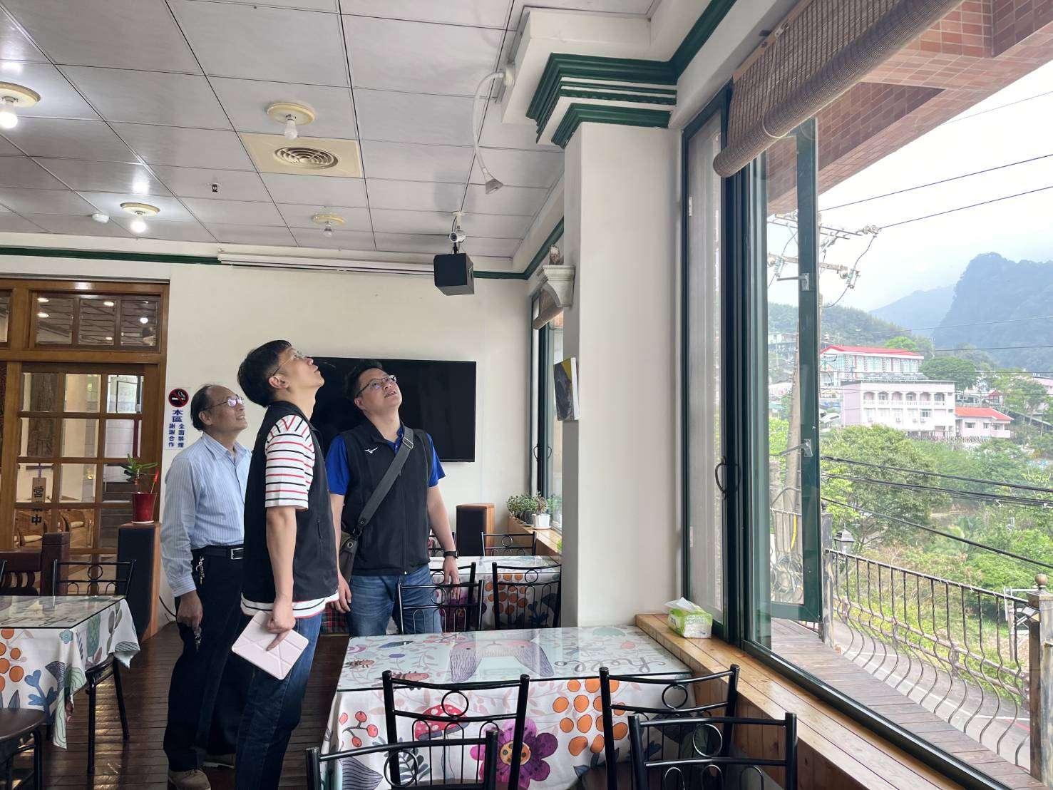 提升遊客上山意願 桃園觀旅局長周柏吟震後視察民宿建築結構 603392 0