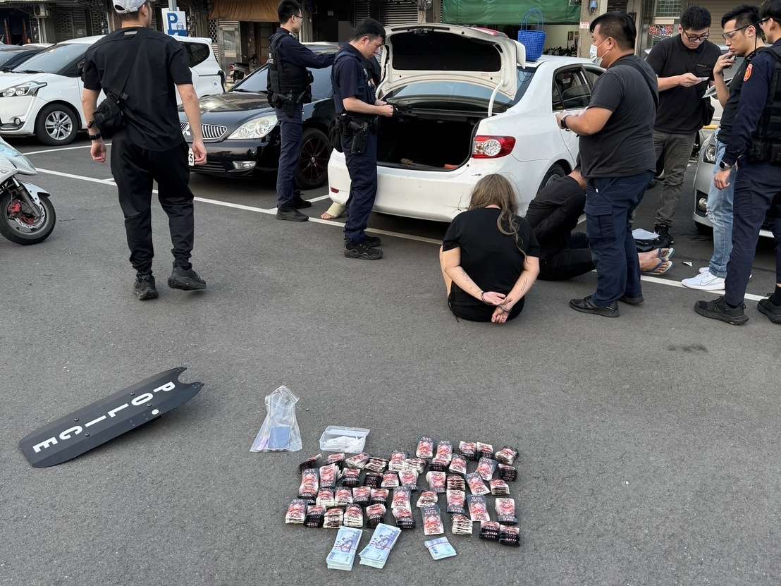 中壢警雷霆除暴強勢出擊 肅毒查獲448包毒品咖啡包 666